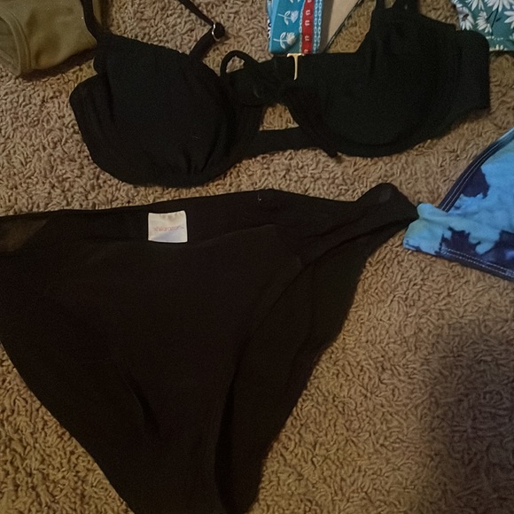 13 BARLEY USED/ SOME NEW swimsuits - Picture 6 of 7
